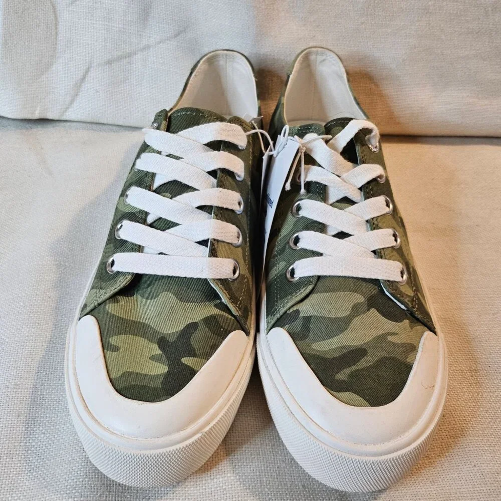 Old Navy Women's Green Camo Lace Up Sneakers - Size 9 - Picture 2 of 9
